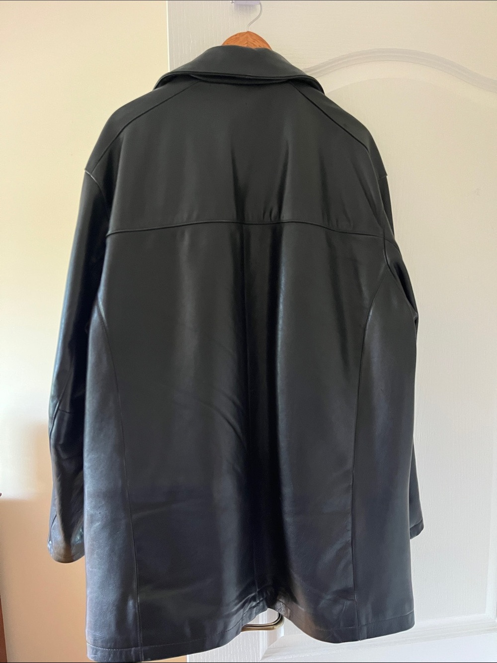 Men's vintage 90’s Black Leather Coat with Quilted Lining - Picture 2 of 10